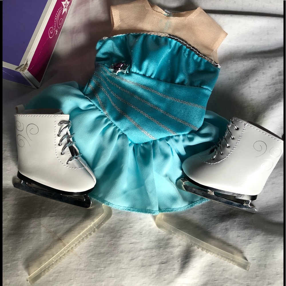 American Girl sparkly skating set.  VGUC.  Leotard, skates, guards.
